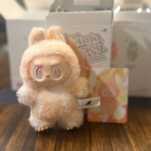 Popmart Labubu Big Into Energy V3